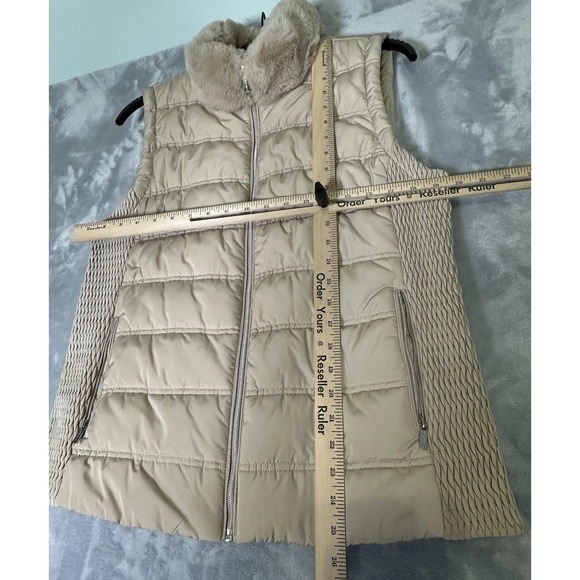 Calvin Klein Vest Womens Large Beige Faux Fur Collar Quilted Puffer Zip Pockets - Picture 8 of 15
